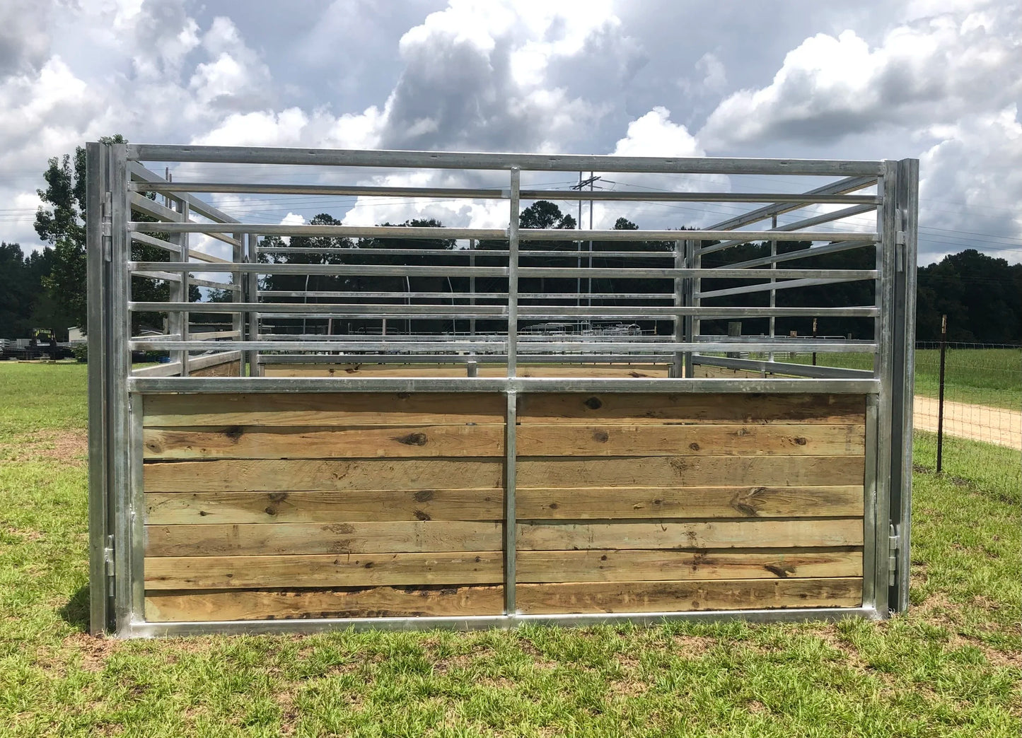 USED 12' X 6' STALL PANEL